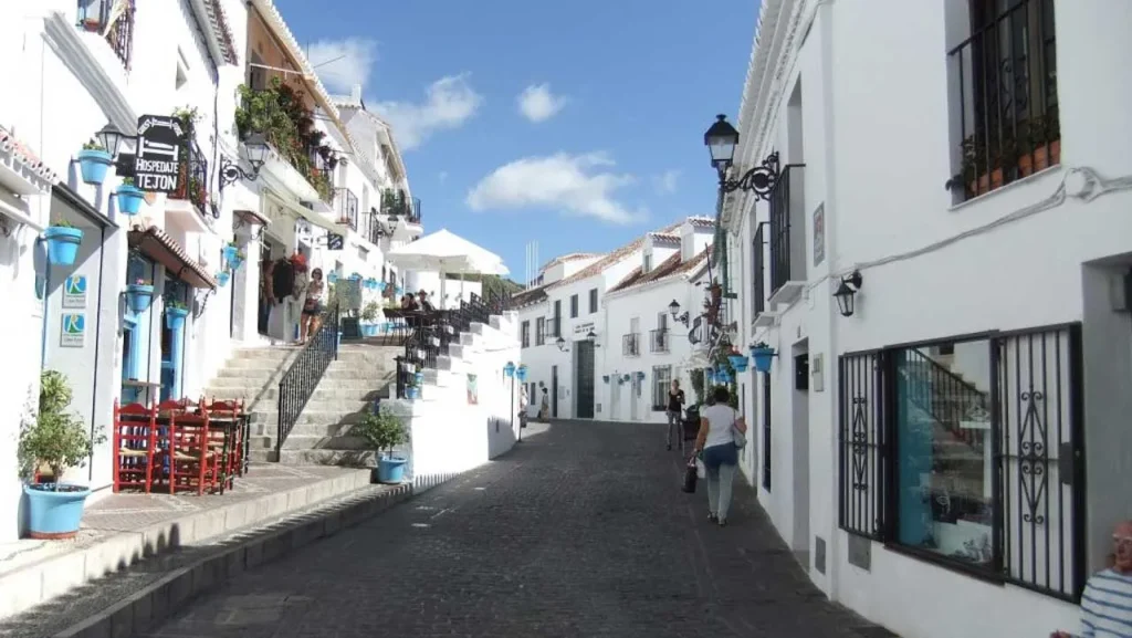 Visita Guiada a Mijas - ViajaEnMinibus.com 6 mijas calles