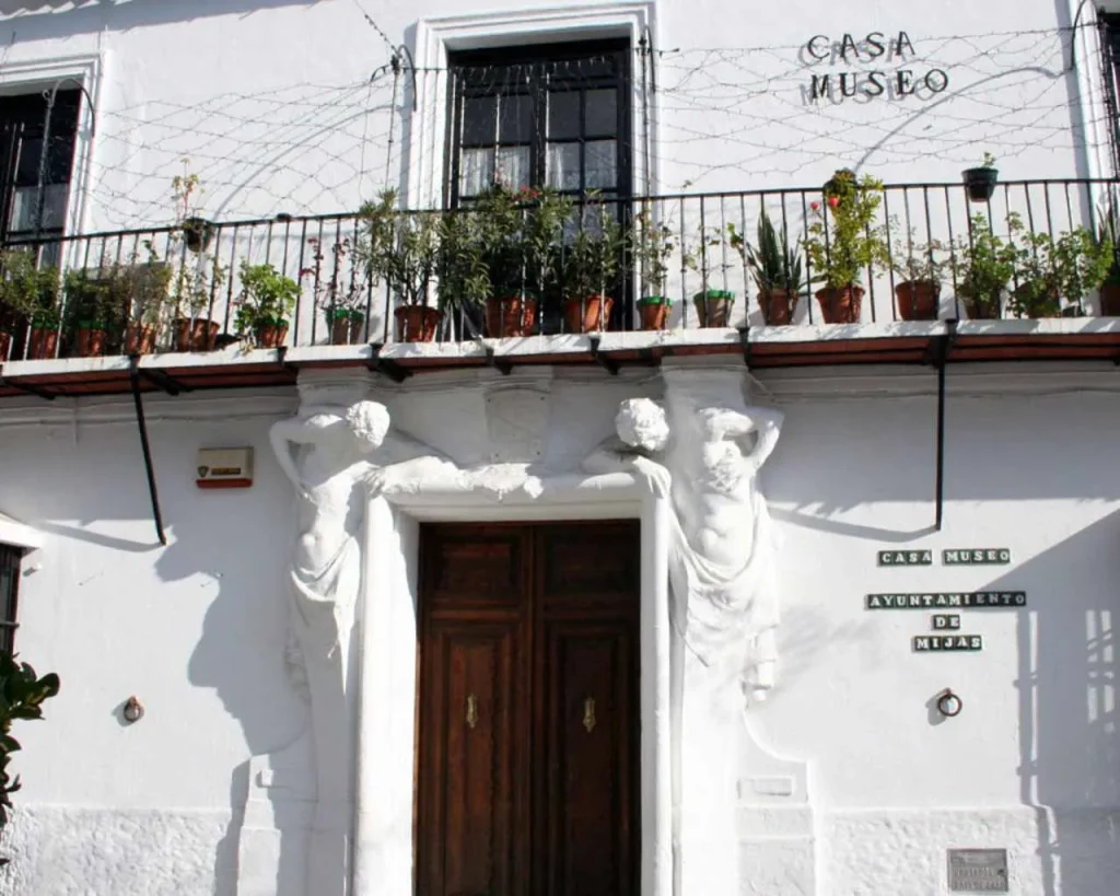 Visita Guiada a Mijas - ViajaEnMinibus.com 7 Museo histórico de Mijas