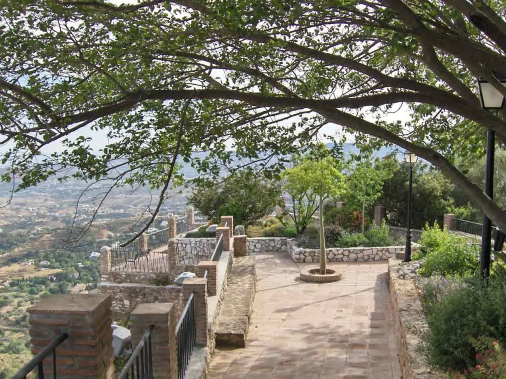 Visita Guiada a Mijas - ViajaEnMinibus.com 5 mijas parque y murallas