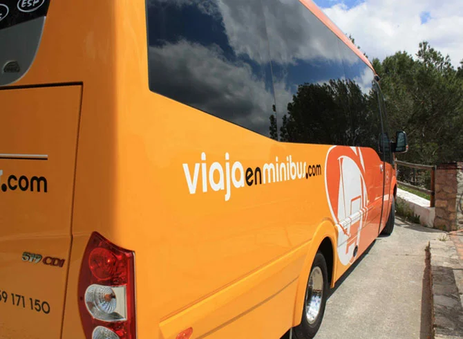 minibus 11