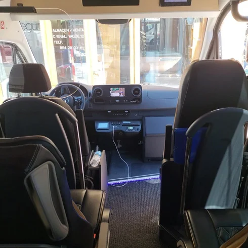 minibus 12
